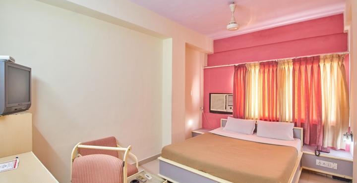 Hotel Aditya Rajkot Exteriör bild