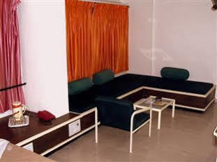 Hotel Aditya Rajkot Exteriör bild