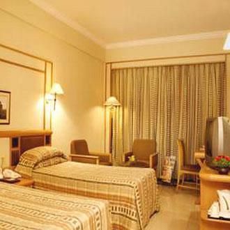 Hotel Aditya Rajkot Exteriör bild
